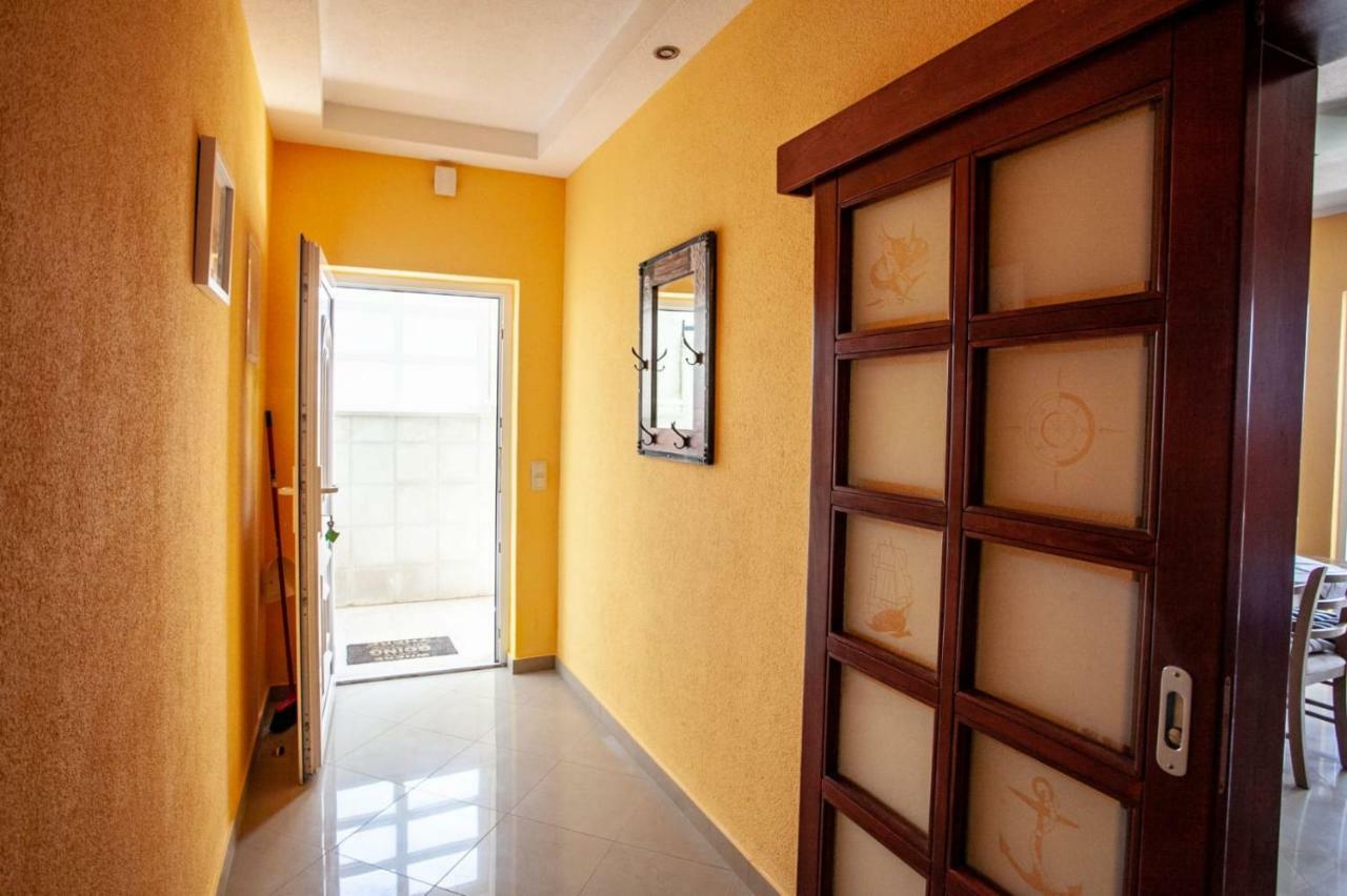 Apartamento Dispet Dugi Rat Exterior foto