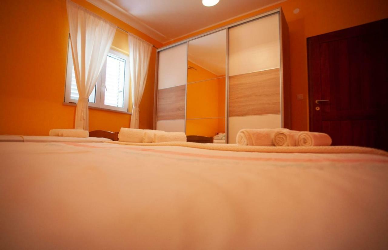 Apartamento Dispet Dugi Rat Exterior foto
