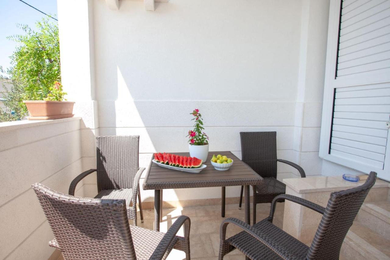 Apartamento Dispet Dugi Rat Exterior foto