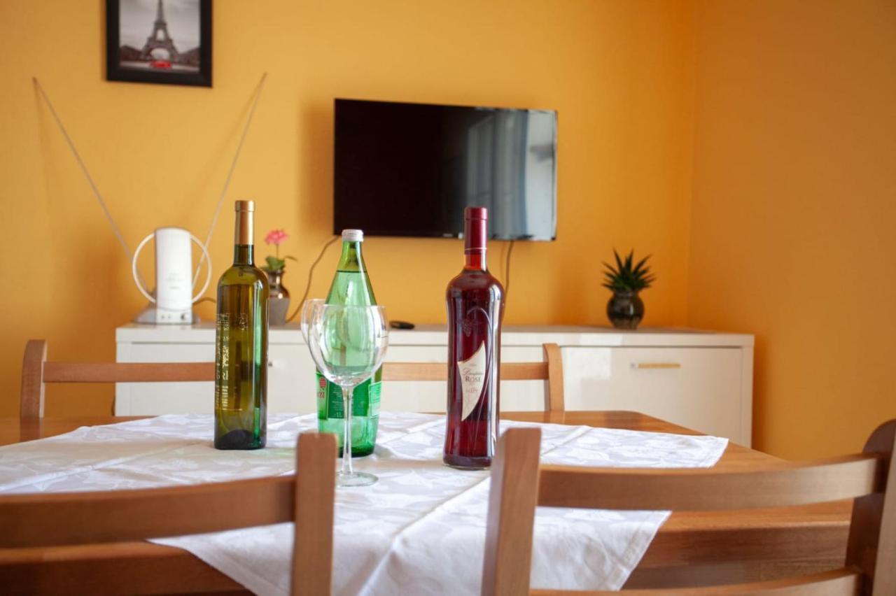 Apartamento Dispet Dugi Rat Exterior foto